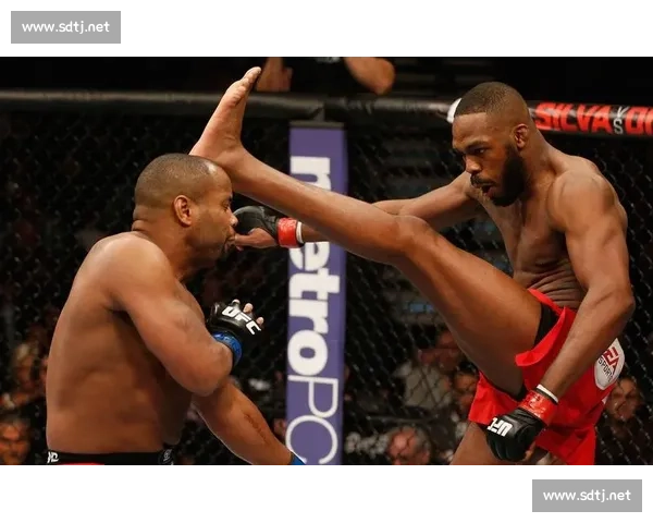 丹尼尔科米尔与凯恩巅峰对决揭示重量级搏击王者真实力 丹尼尔科米尔与凯恩巅峰对决揭示重量级搏击王者真实力